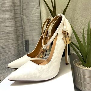 JUSTFAB White Heels with Ankle Lock Charm Size 8 NEW